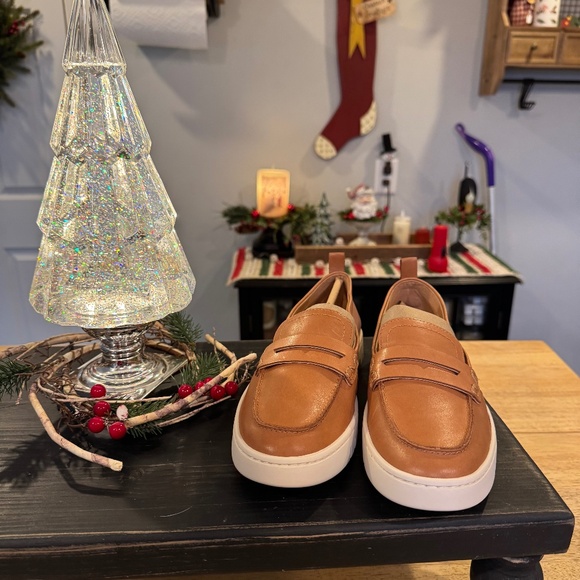 Vionic Uptown Loafer size 7 NIB - Picture 1 of 6